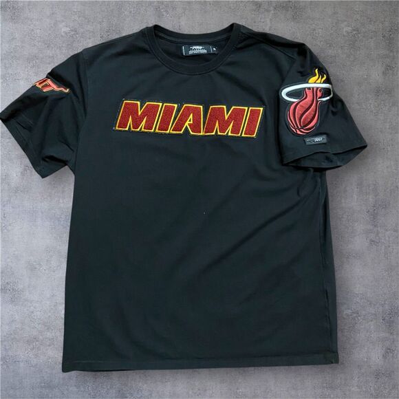 Pro Standard NBA Miami Heat Chenille Logo Embroidered Tee Black Men's Size XL - Picture 1 of 9